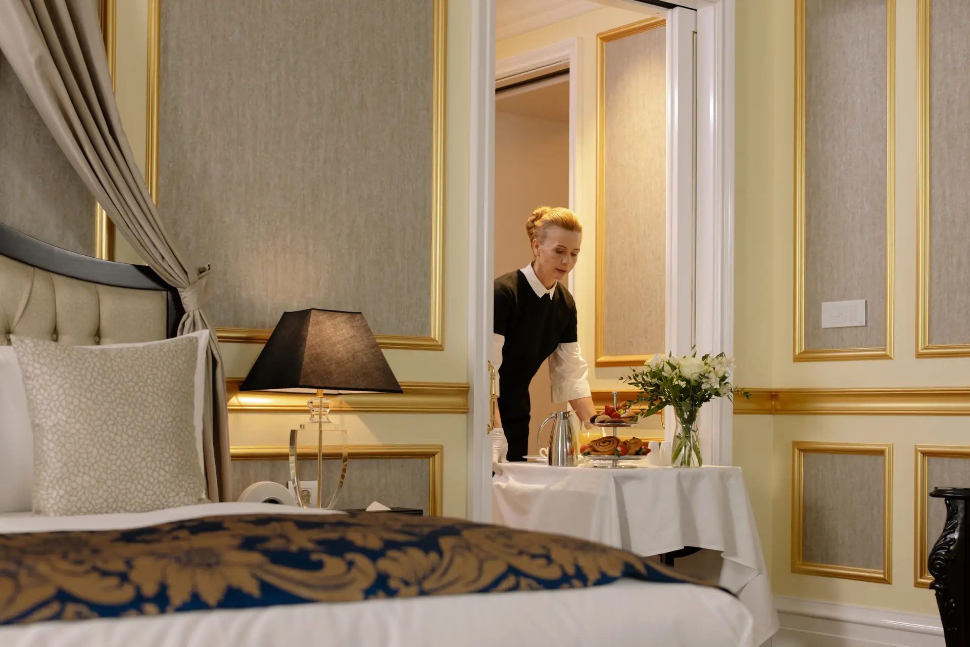 Guest lounges and relaxation areas